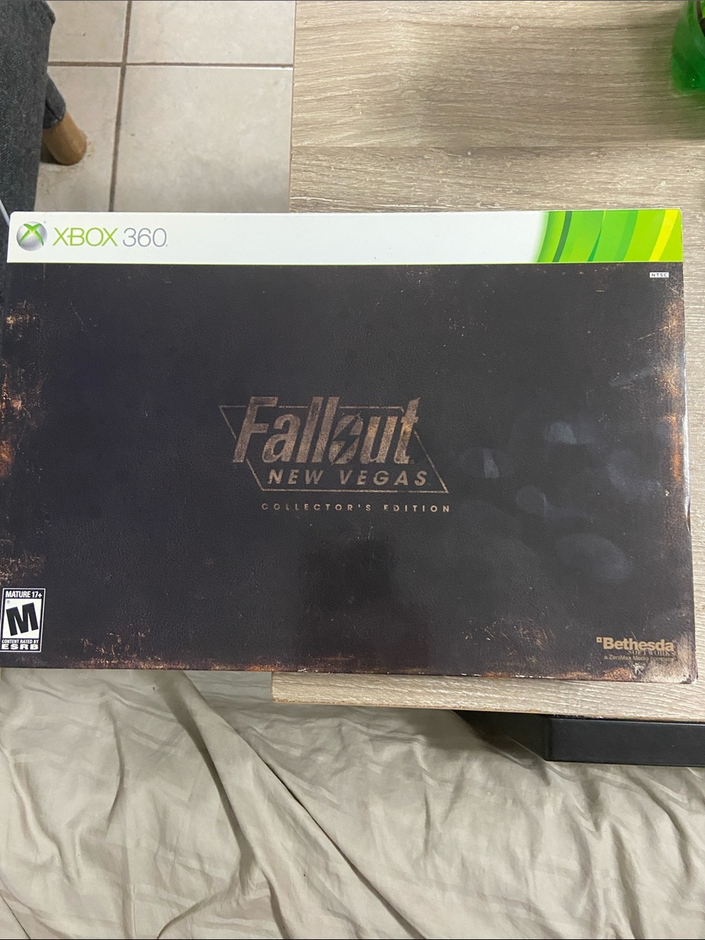 Fallout: New Vegas -- Collector's Edition (Microsoft Xbox 360, 2010) Complete